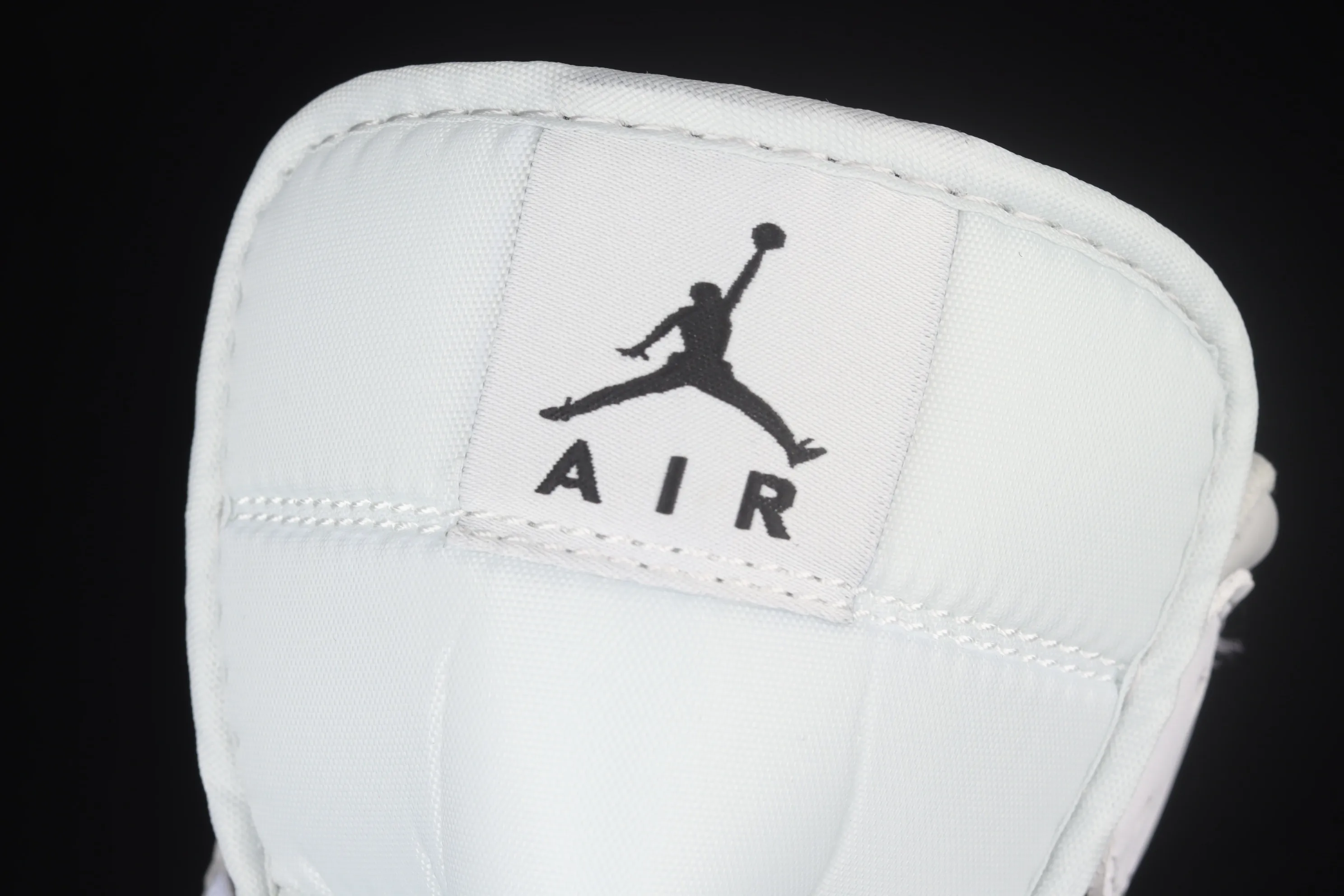 All Categories Air Jordan Jordan Series Basketball Shoes Air Jordan 1 Mid Differentiated Versions Air Jordan 1 Mid AJ1 Joe 1 New Ash Mid-top Cultural Basketball Shoes BQ6472-015